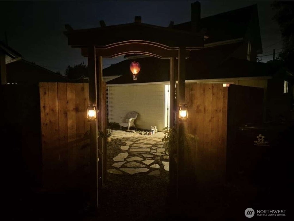 Photo of 931 Mill Avenue, Snohomish, WA 98290 (MLS # 2589464)