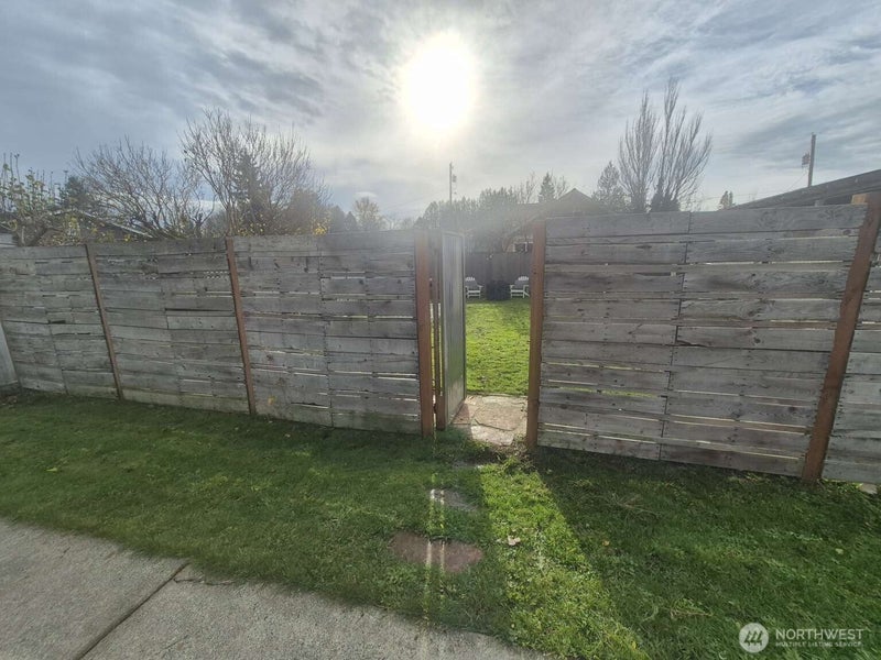 931 Mill Avenue