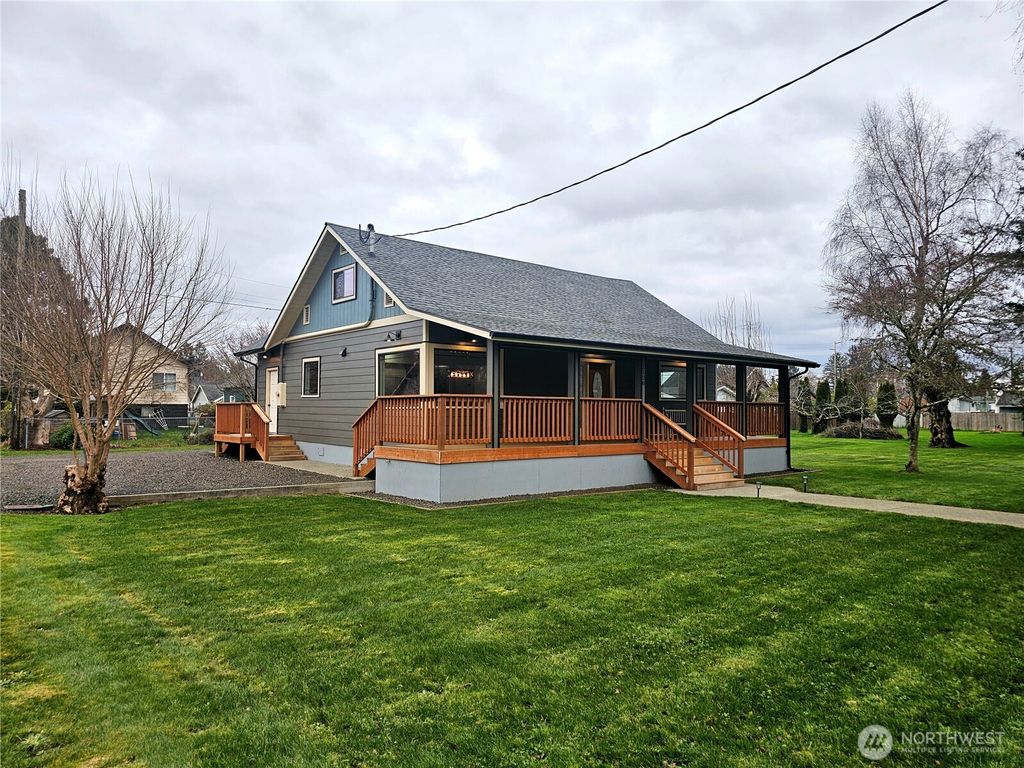 Photo of 1128 Stockwell Street, Aberdeen, WA 98520 (MLS # 2480112)