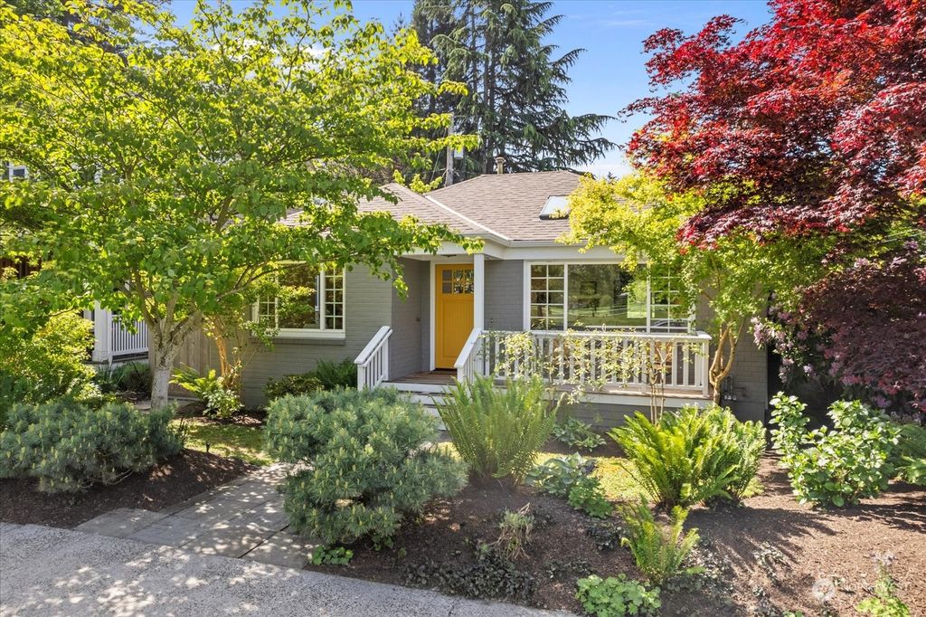 Photo of 1815 E Calhoun St St, Seattle, WA 98112 (MLS # 2238894)