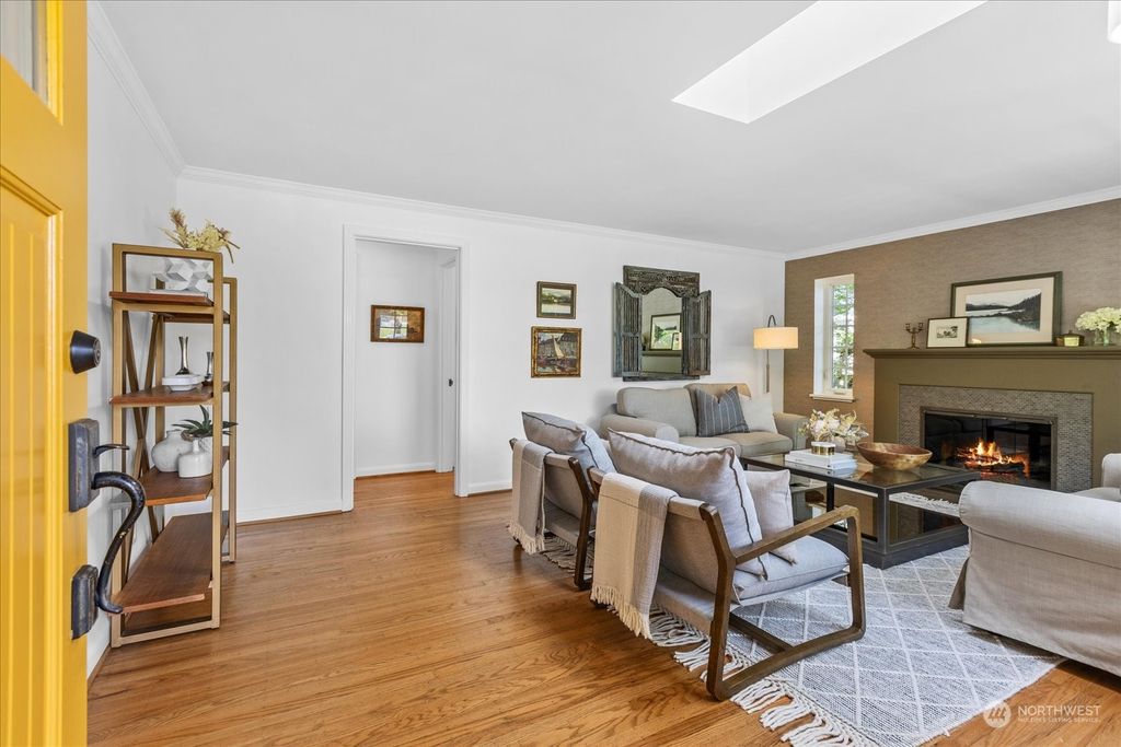 Photo of 1815 E Calhoun St St, Seattle, WA 98112 (MLS # 2238894)