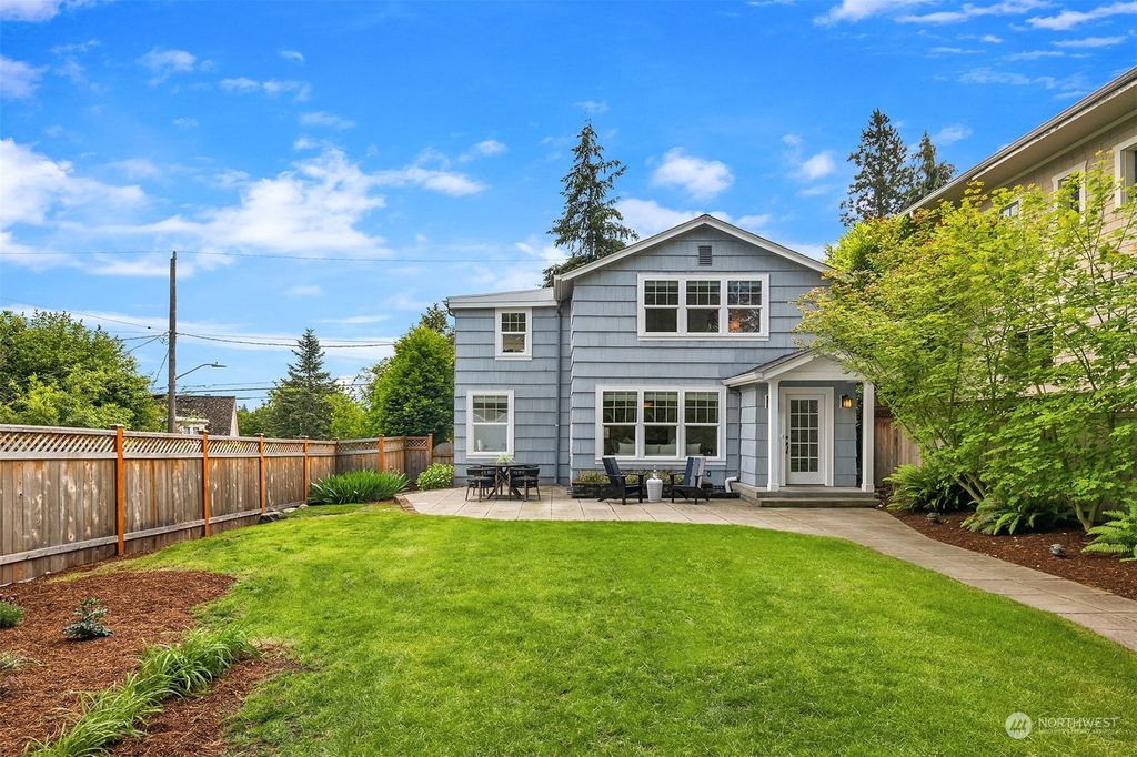 Photo of 5526 17th Avenue NE, Seattle, WA 98105 (MLS # 2247178)