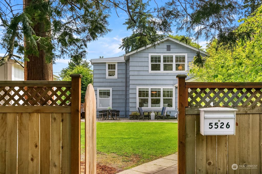 Photo of 5526 17th Avenue NE, Seattle, WA 98105 (MLS # 2247178)