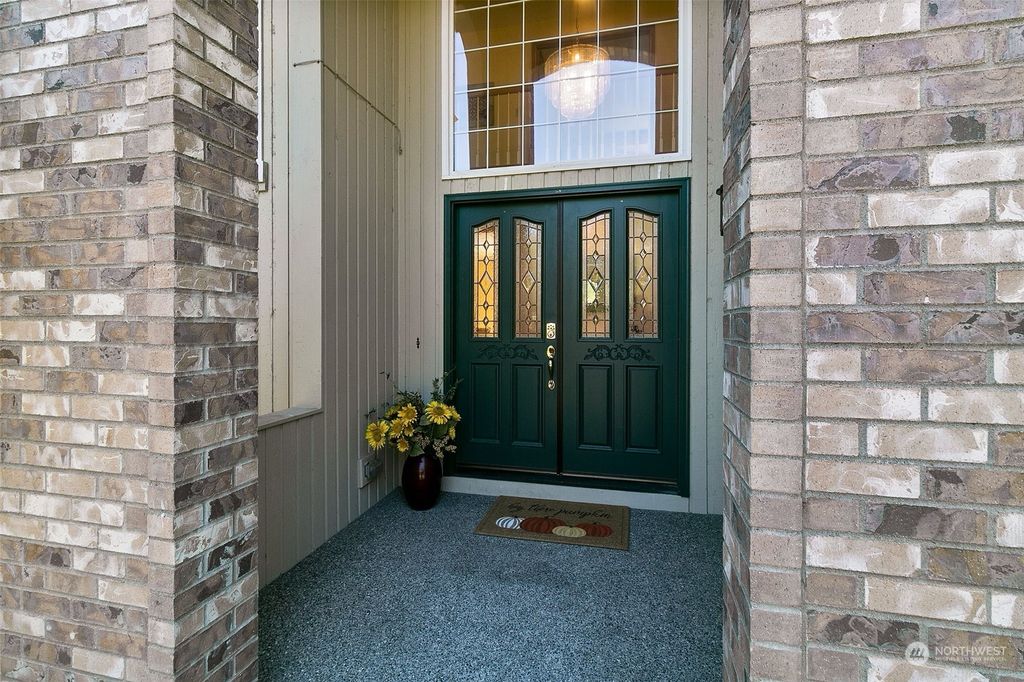 Photo of 16507 NE 50th Street, Redmond, WA 98052 (MLS # 2139908)