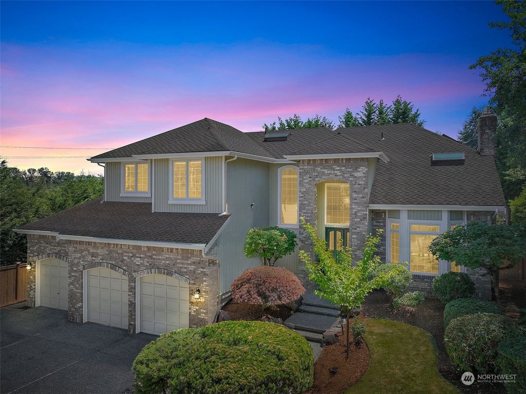 Photo of 16507 NE 50th Street, Redmond, WA 98052 (MLS # 2139908)