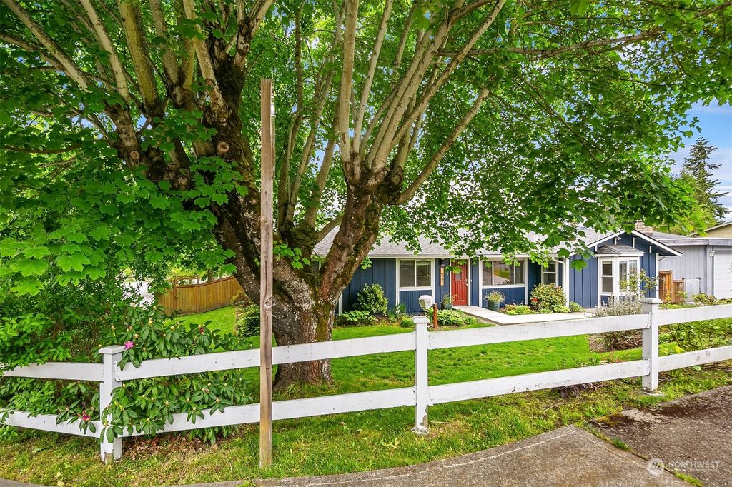 Photo of 16721 127th Avenue SE, Renton, WA 98058 (MLS # 2229485)