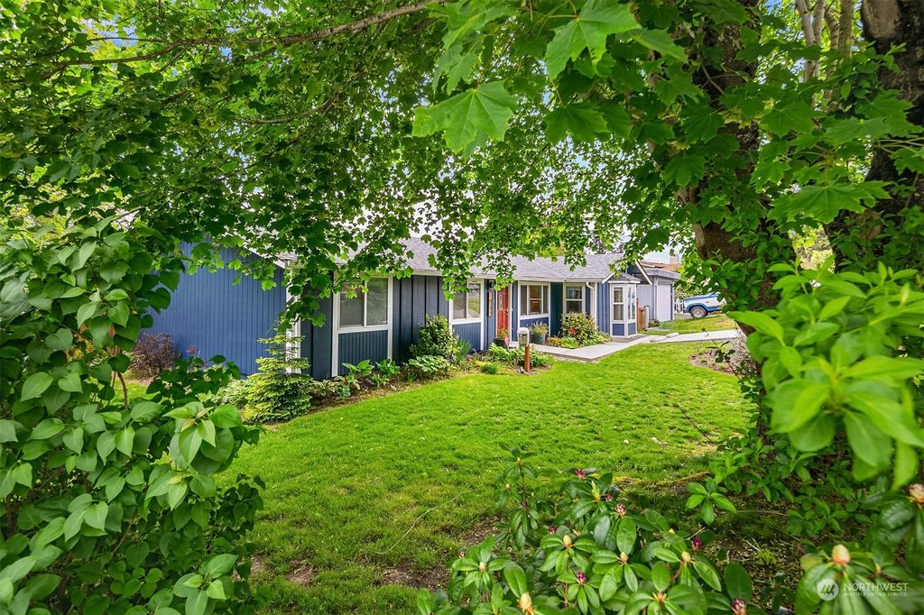 Photo of 16721 127th Avenue SE, Renton, WA 98058 (MLS # 2229485)