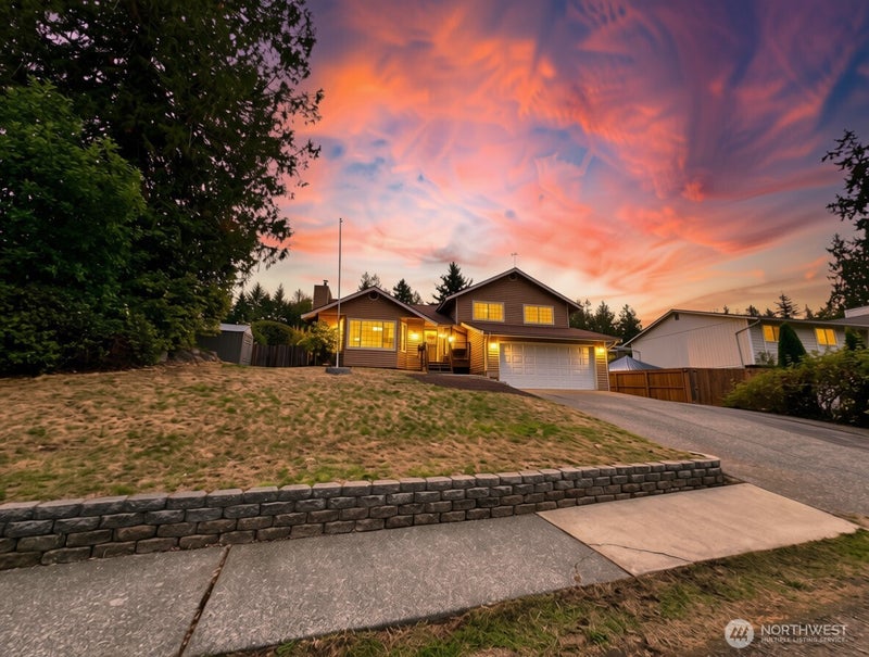 7275 Blackbird Drive NE