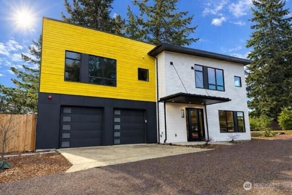 Photo of 16344 Linden Avenue N, Shoreline, WA 98133 (MLS # 2467181)