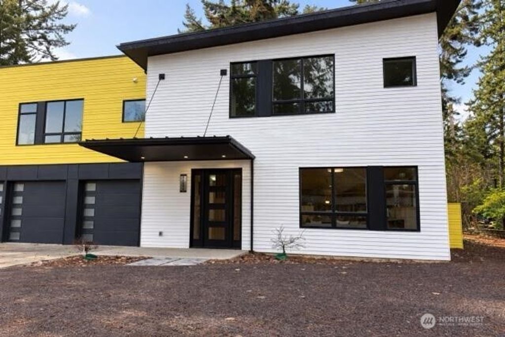 Photo of 16344 Linden Avenue N, Shoreline, WA 98133 (MLS # 2467181)