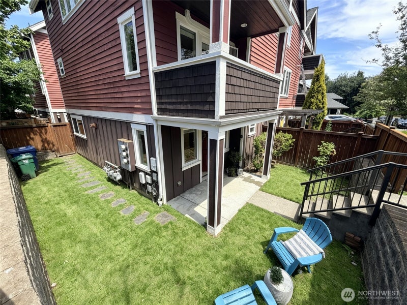 2024 W Bertona Street