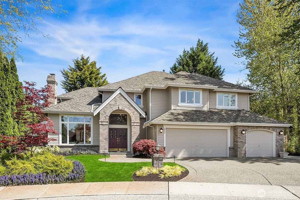 Photo of 852 198th Place SE, Sammamish, WA 98075 (MLS # 2366226)