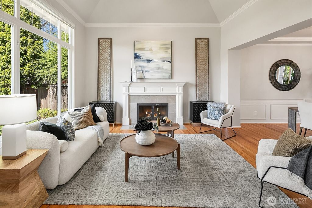 Photo of 852 198th Place SE, Sammamish, WA 98075 (MLS # 2366226)