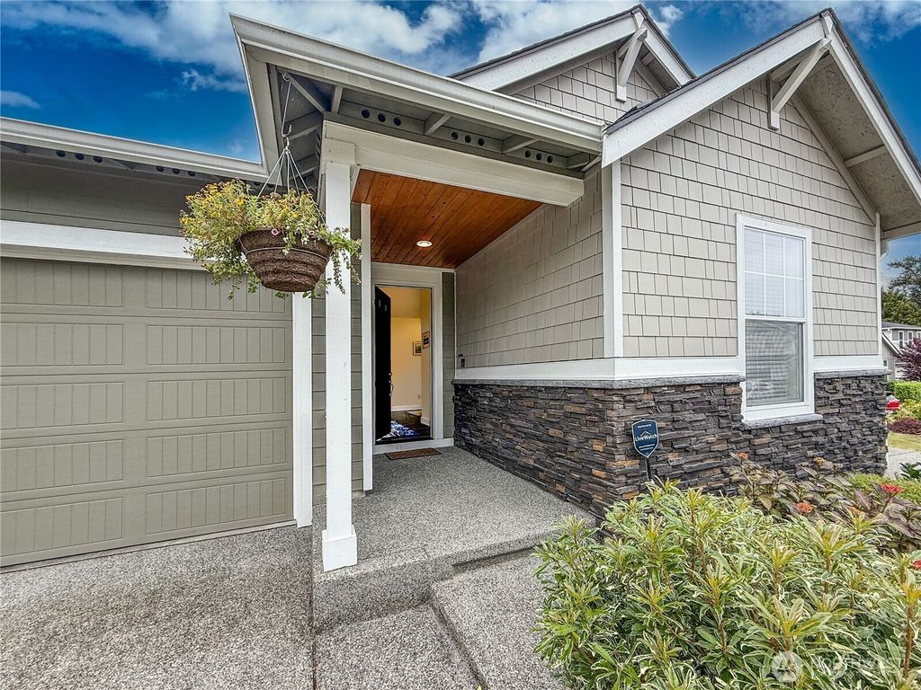 Photo of 8332 57th Place NE, Marysville, WA 98270 (MLS # 2397237)