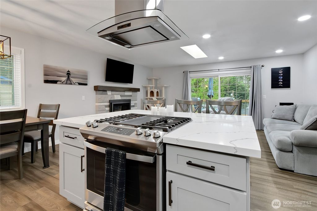 Photo of 31203 2nd Avenue SW, Federal Way, WA 98023 (MLS # 2506437)