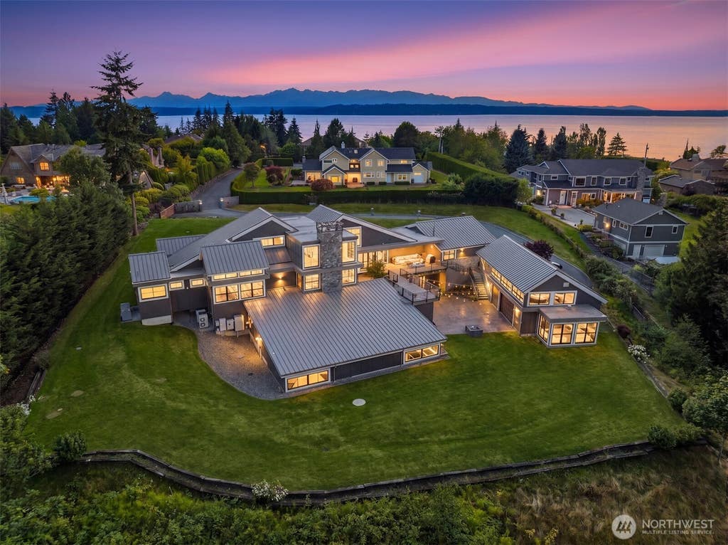 Photo of 21727 117th Place W, Woodway, WA 98020 (MLS # 2562493)