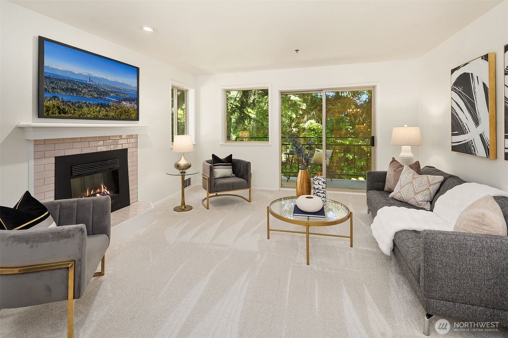 Photo of 200 99th Avenue NE #28, Bellevue, WA 98004 (MLS # 2579329)