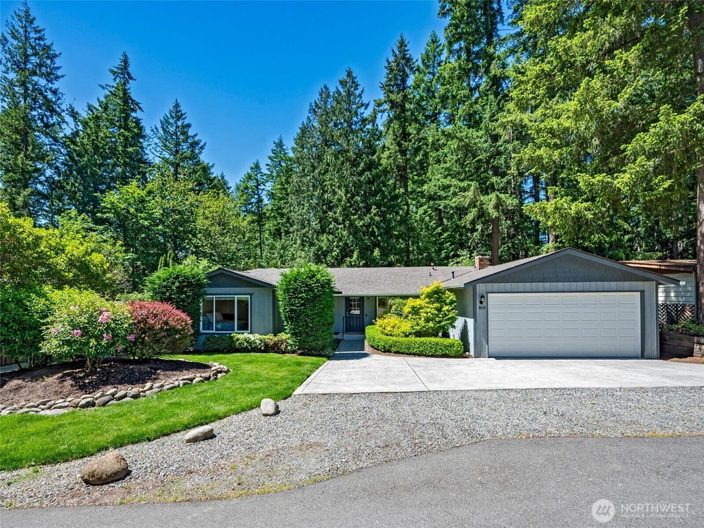Photo of 819 211th Place NE, Sammamish, WA 98074 (MLS # 2383175)