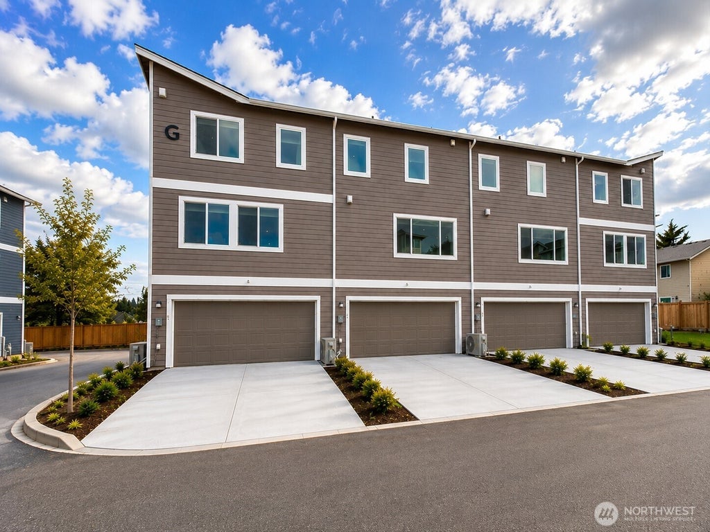Photo of 9811 31st Avenue SE #G2, Everett, WA 98208 (MLS # 2572000)