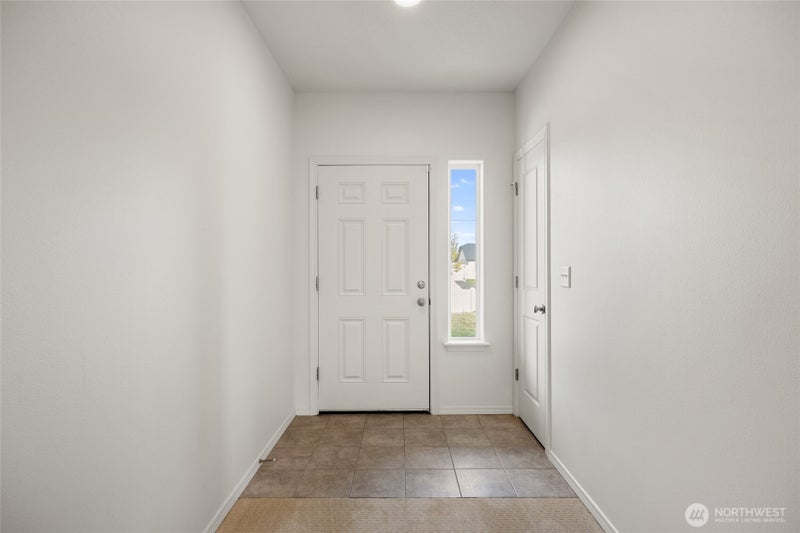 1009 W Maple Drive