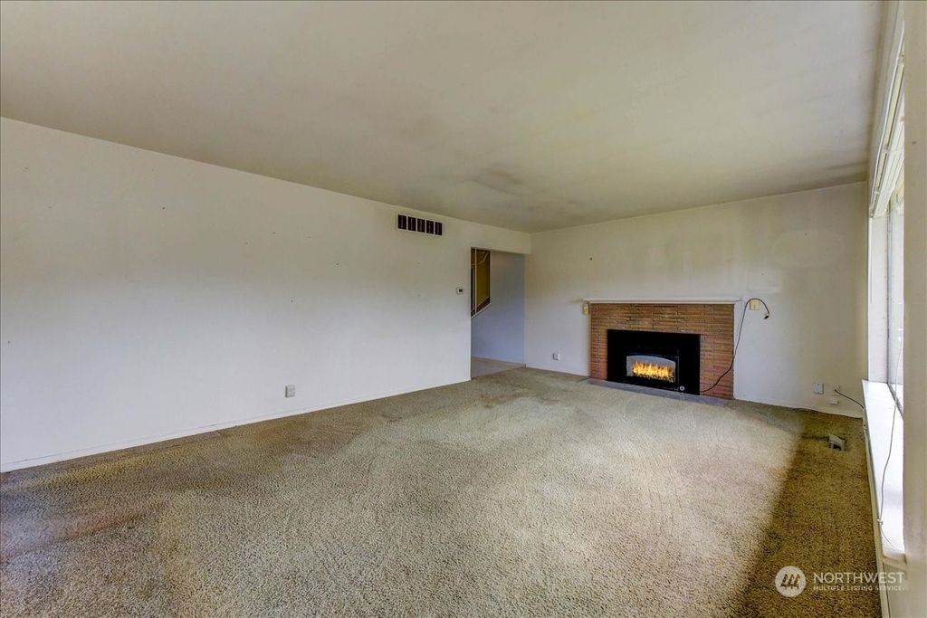 Photo of 2223 Oklahoma Avenue, Everett, WA 98201 (MLS # 2259929)