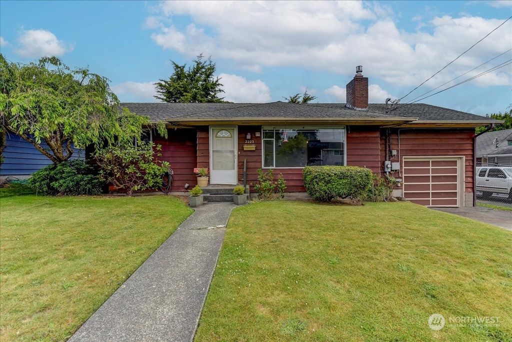 Photo of 2223 Oklahoma Avenue, Everett, WA 98201 (MLS # 2259929)