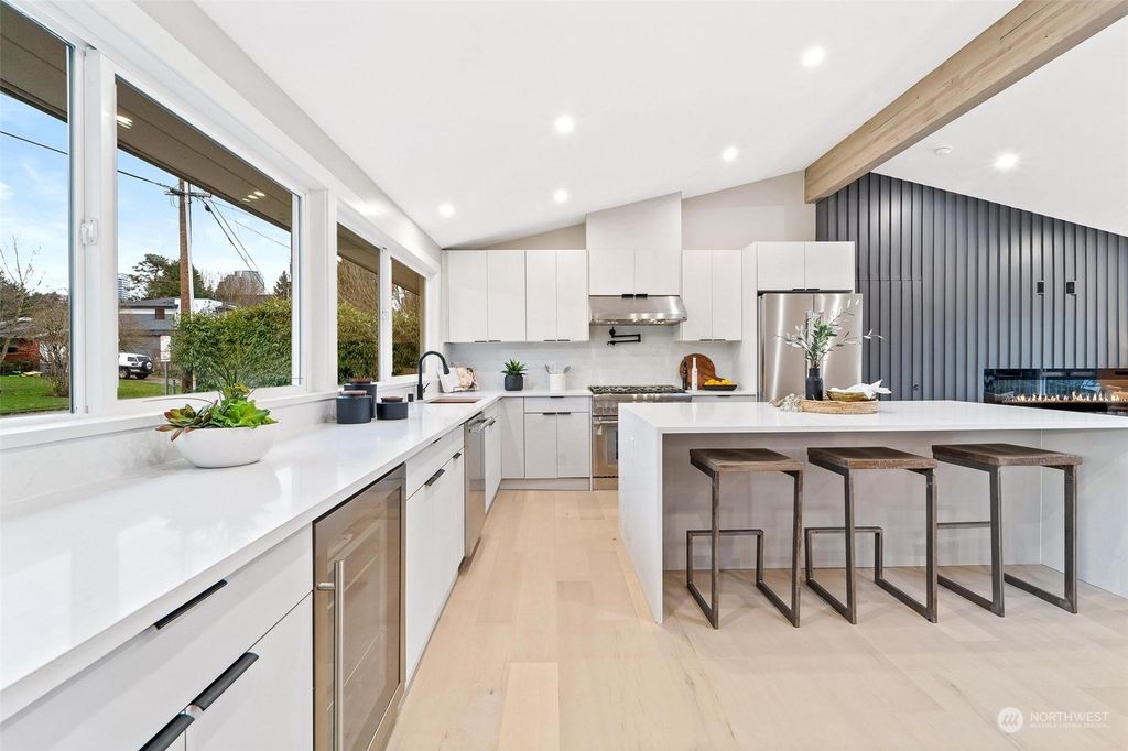 Photo of 300 111th Avenue SE, Bellevue, WA 98004 (MLS # 2239438)