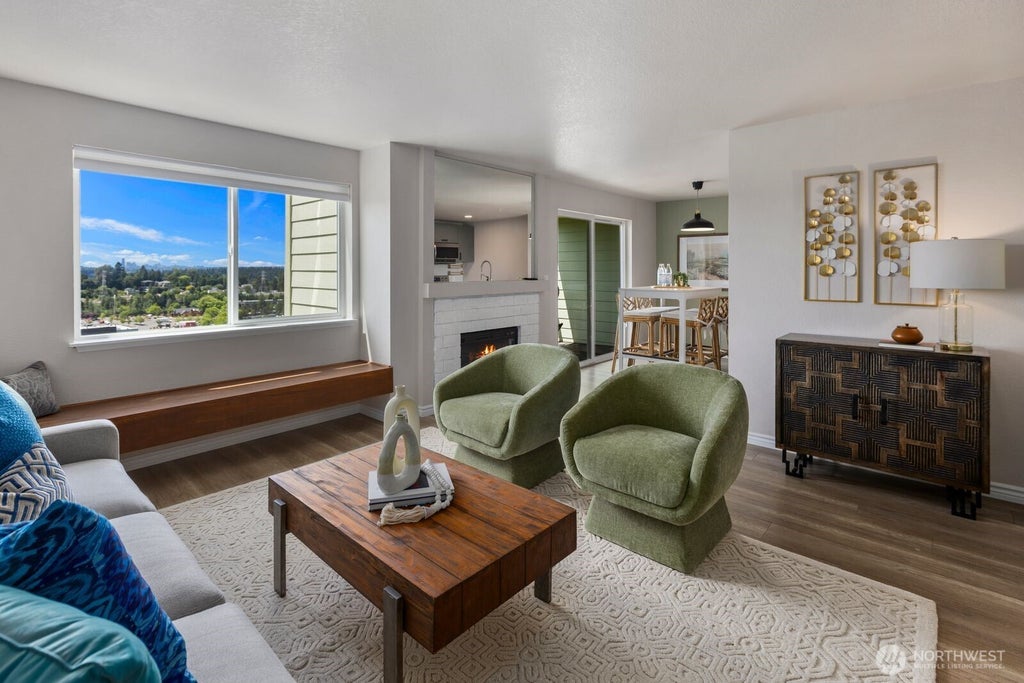 Photo of 3815 131st Lane SE #H4, Bellevue, WA 98006 (MLS # 2549303)