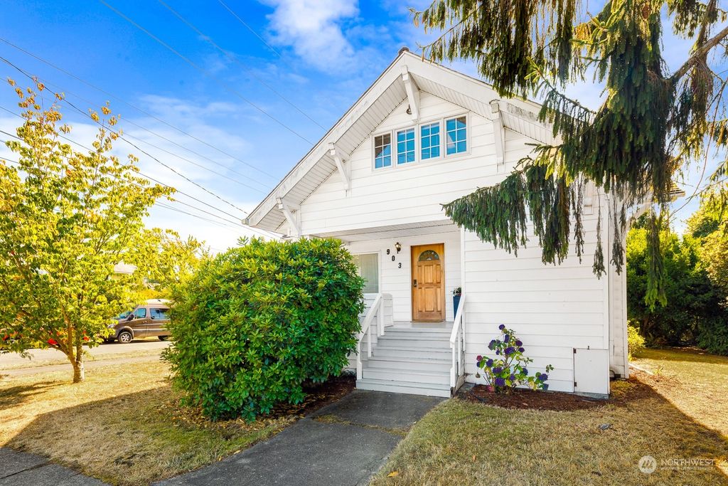 Photo of 903 NW 60th Street, Seattle, WA 98107 (MLS # 2163427)