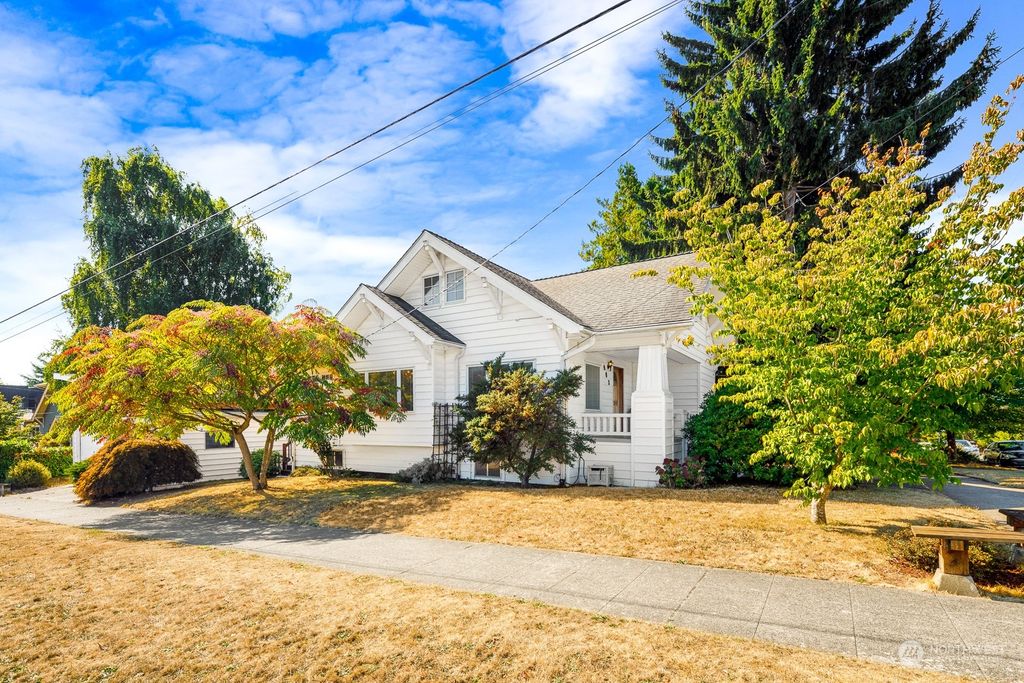 Photo of 903 NW 60th Street, Seattle, WA 98107 (MLS # 2163427)