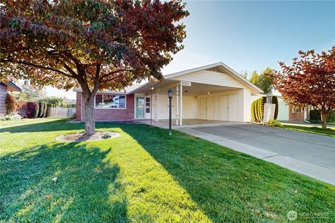 Photo of 2034 Crawford Drive, Walla Walla, WA 99362 (MLS # 2447897)
