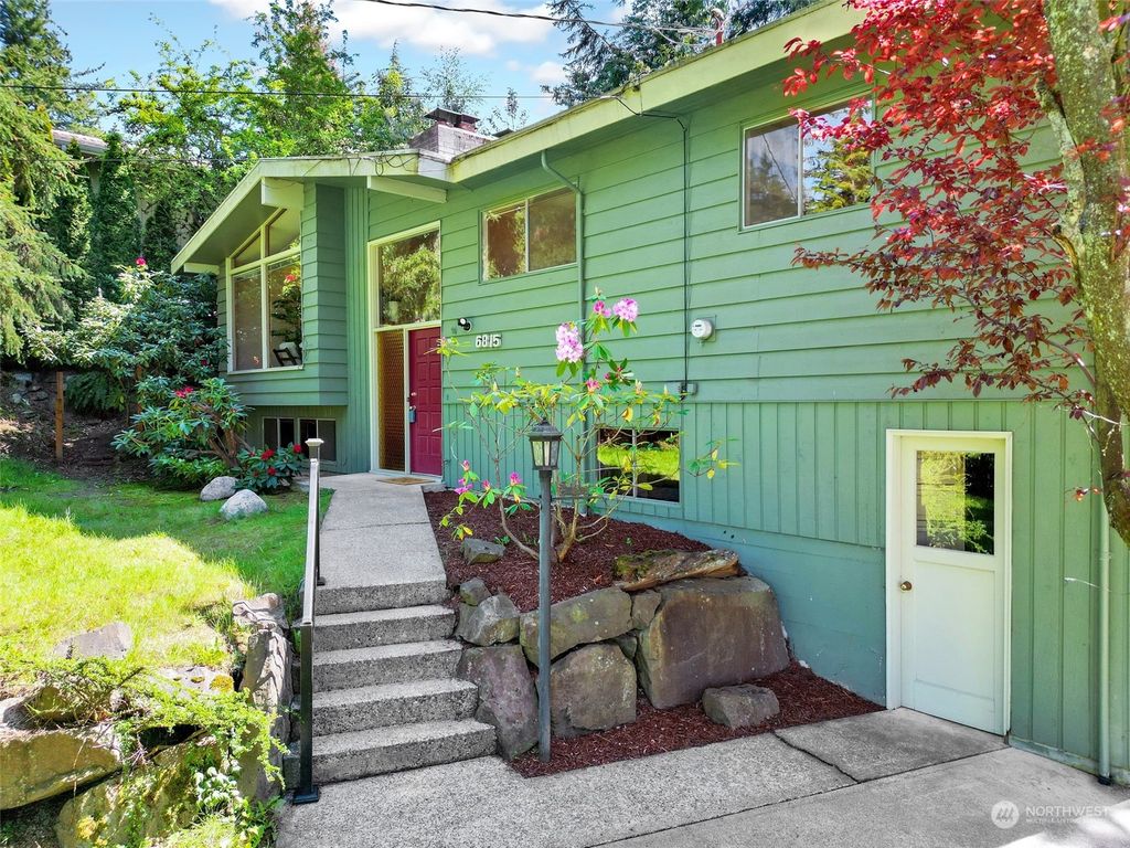 Photo of 6815 NE 155th Place, Kenmore, WA 98028 (MLS # 2066268)