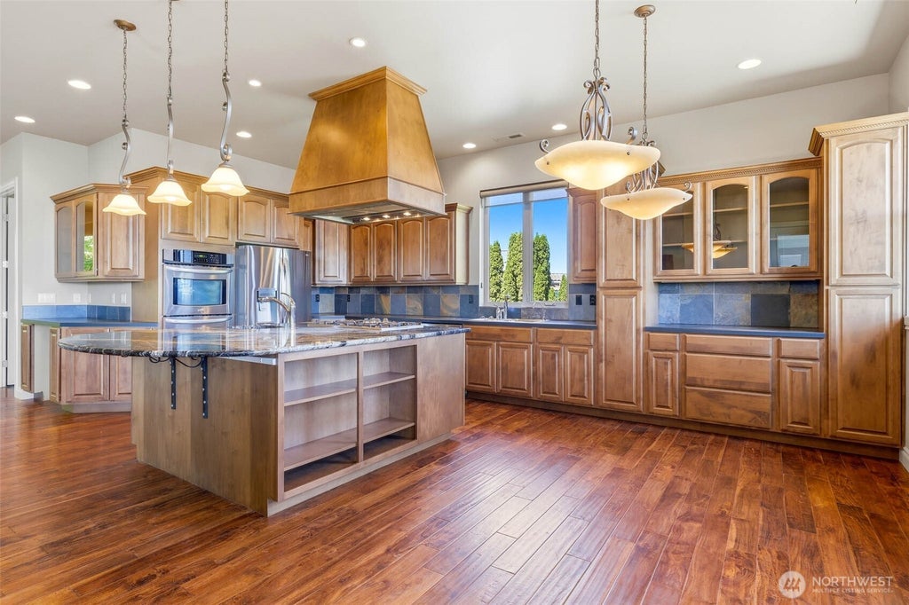 Photo of 1021 Country Court, Richland, WA 99352 (MLS # 2591319)