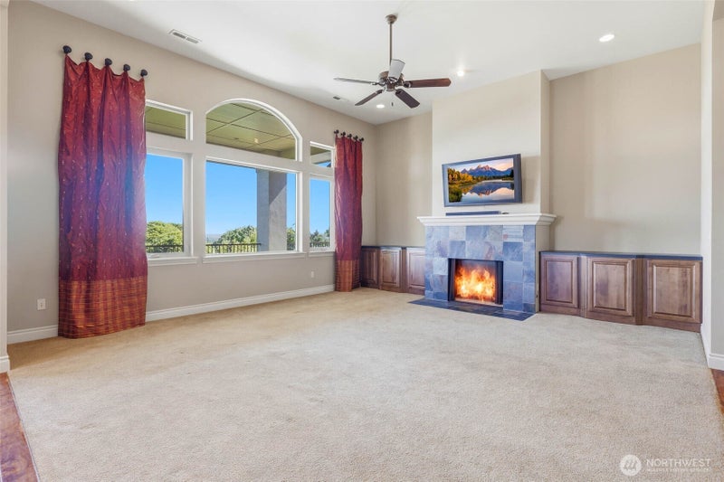 1021 Country Court