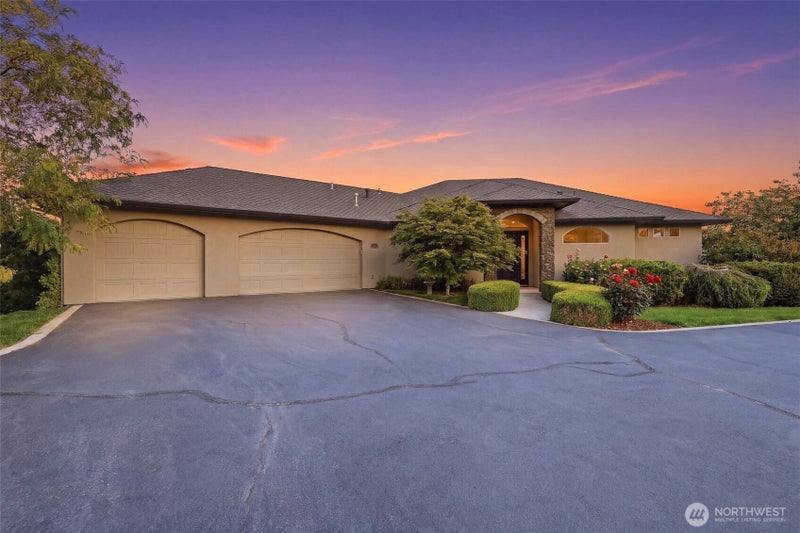 1021 Country Court