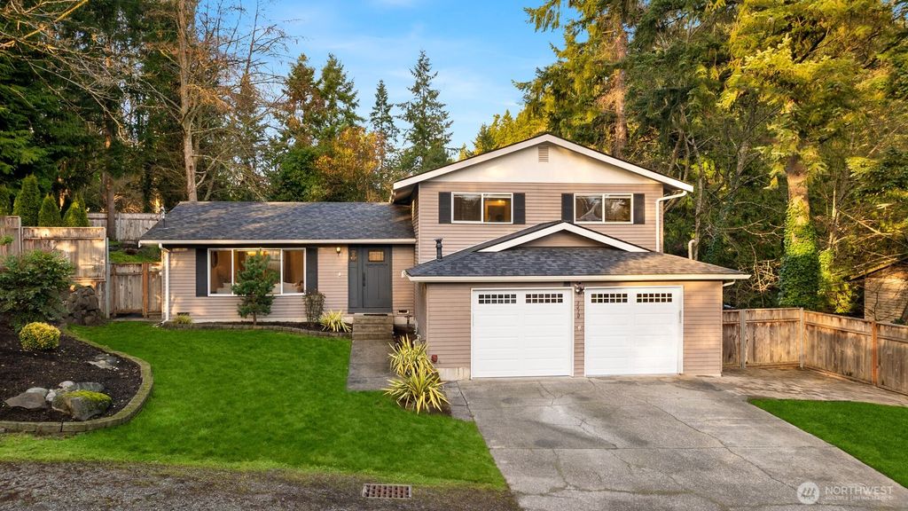 Photo of 3410 NE 202nd Street, Lake Forest Park, WA 98155 (MLS # 2477430)