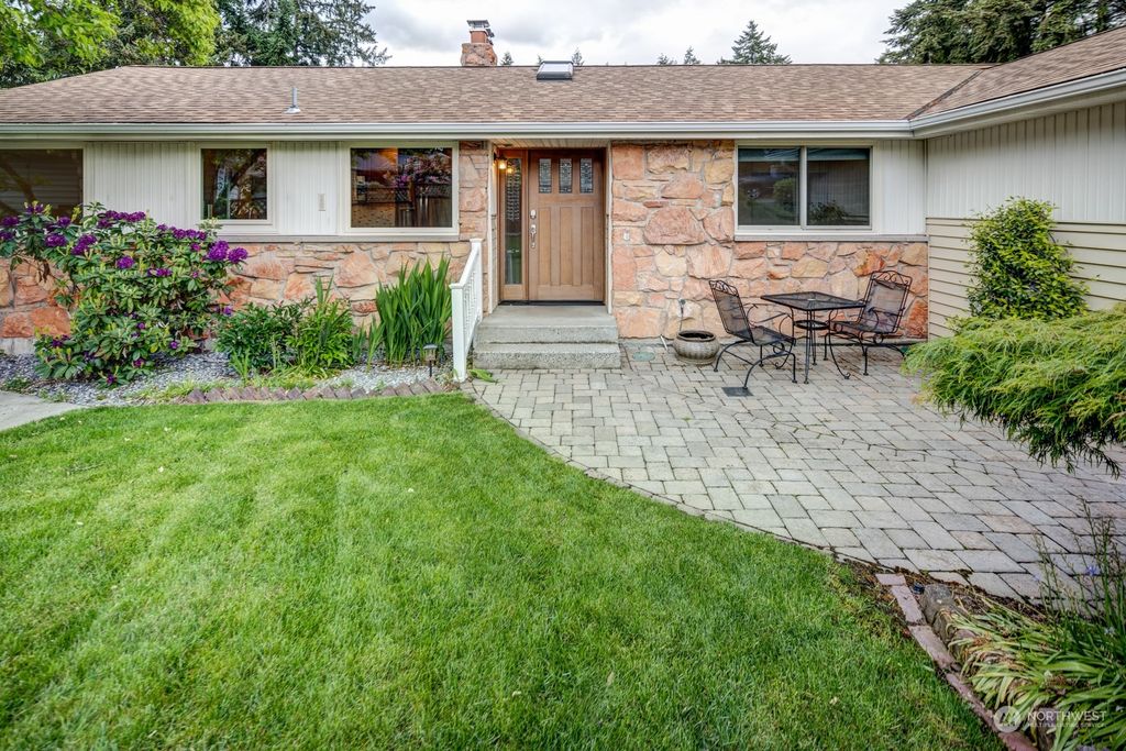 Photo of 20320 Burke Avenue N, Shoreline, WA 98133 (MLS # 2248857)