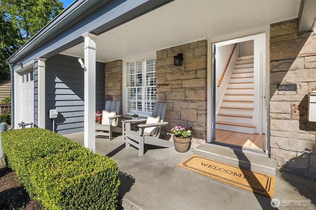 Photo of 7346 19th Avenue NE, Seattle, WA 98115 (MLS # 2567676)