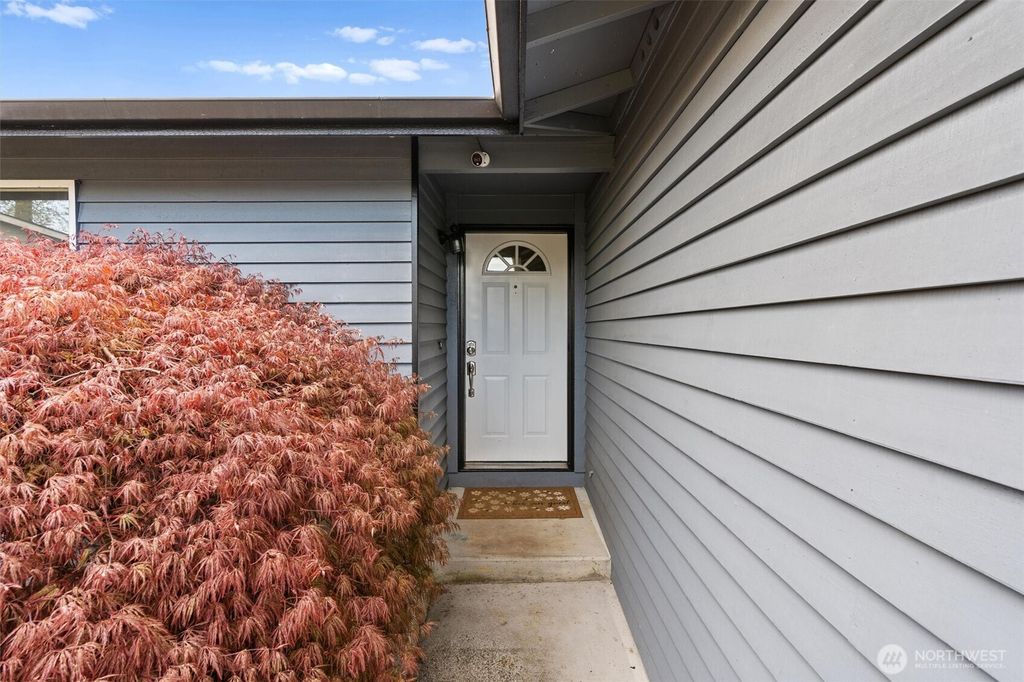 Photo of 10728 20th Place W, Everett, WA 98204 (MLS # 2395991)