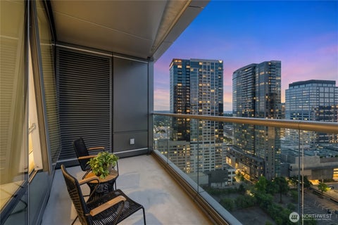Photo of 500 106th Avenue NE #2803, Bellevue, WA 98004 (MLS # 2545256)