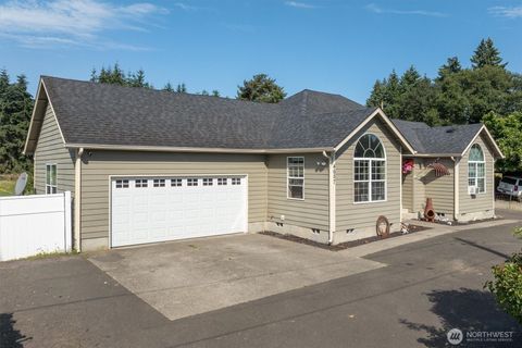 Photo of 4657 Ohio Street, Longview, WA 98632 (MLS # 2556321)