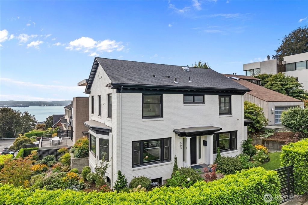 Photo of 503 W Prospect Street, Seattle, WA 98119 (MLS # 2344071)