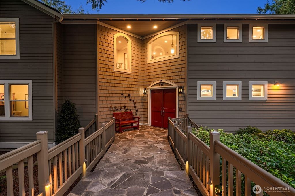 Photo of 11205 NE 95th Street, Kirkland, WA 98033 (MLS # 2467271)