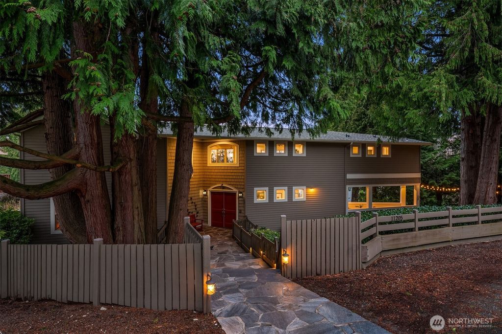 Photo of 11205 NE 95th Street, Kirkland, WA 98033 (MLS # 2467271)