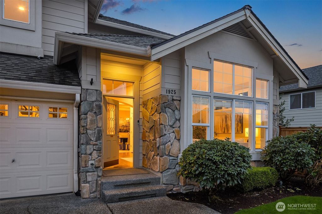 Photo of 1925 NE 33rd Place, Renton, WA 98056 (MLS # 2486914)