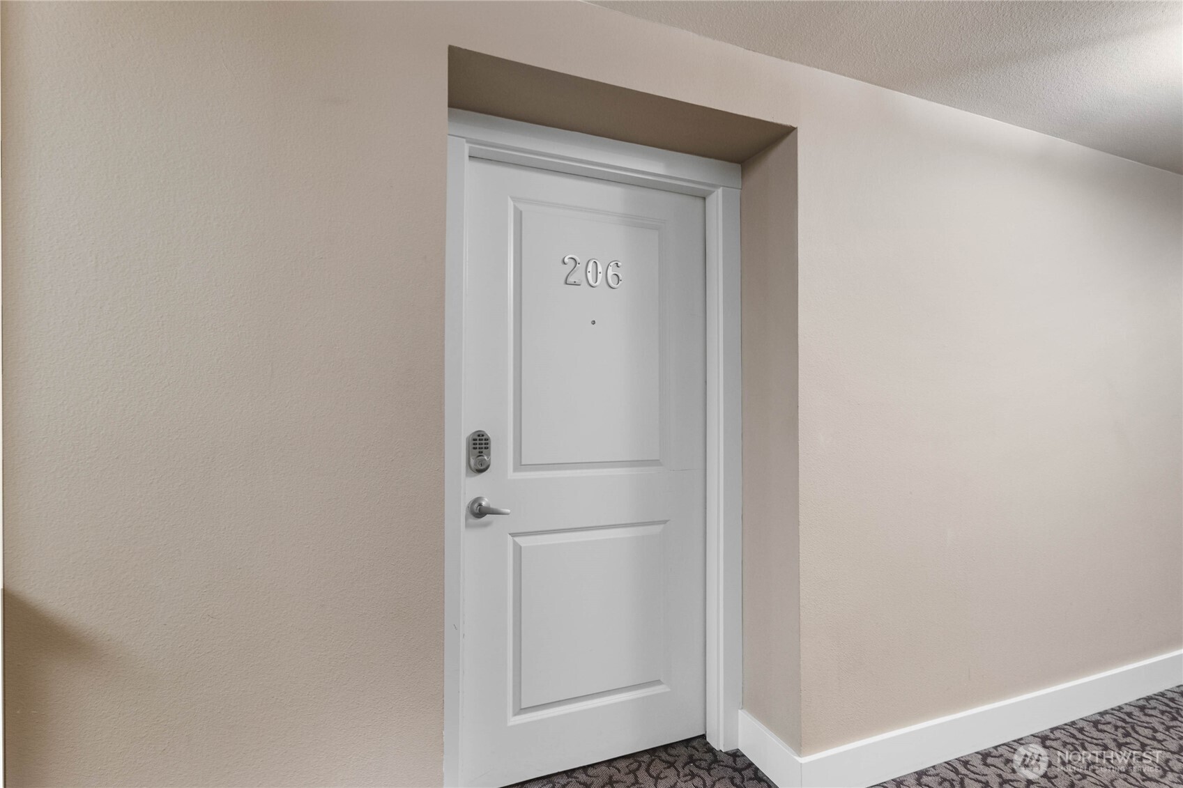 25 N Broadway 206