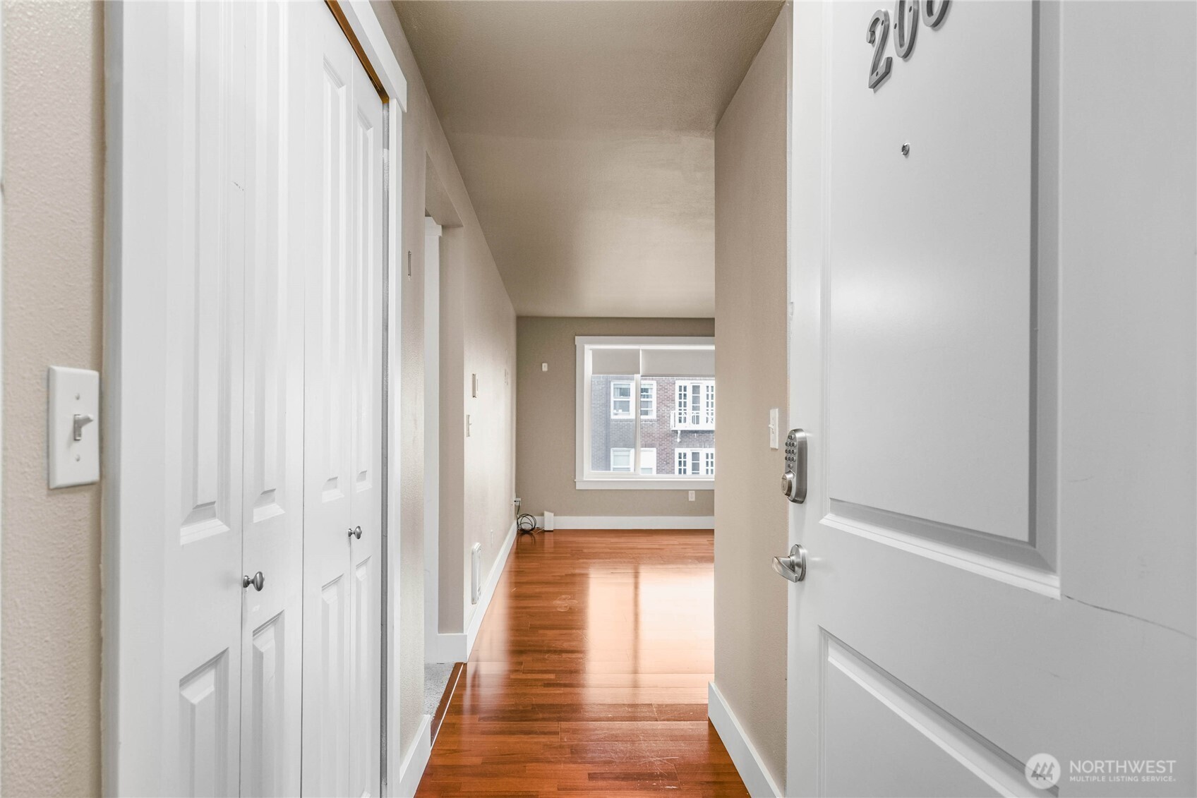 25 N Broadway 206