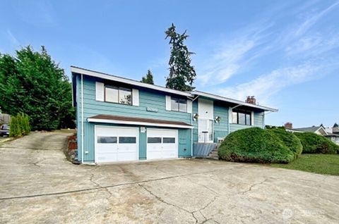 Photo of 3700 Harbel Drive NE, Bremerton, WA 98310 (MLS # 2511048)