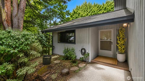 Photo of 11550 SE 175th Street, Renton, WA 98058 (MLS # 2562770)