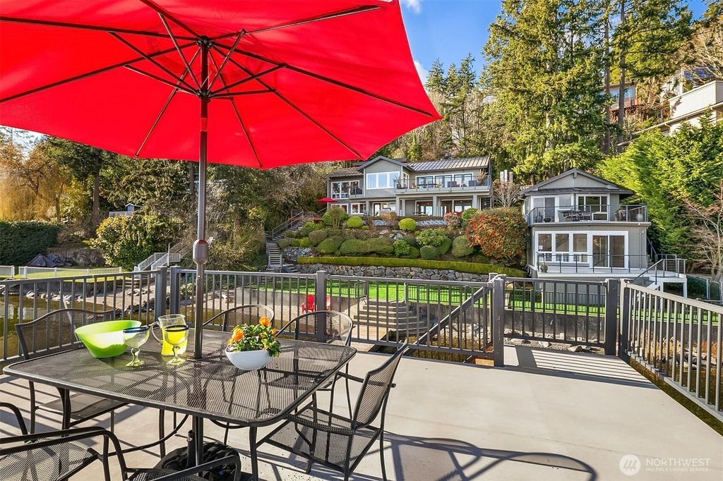 Photo of 650 Lake Sammamish Lane NE, Bellevue, WA 98008 (MLS # 2379475)